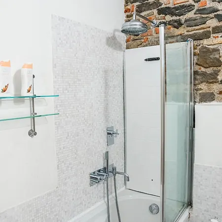 Deluxe Apt+private Parking Apartmán *